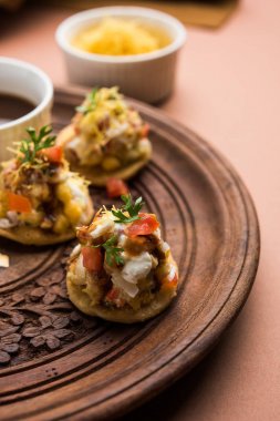 Sev Btata Puri / sev puri / papdi sohbet - popüler Hint aperatifler madde – Hint sokak gıda, seçici odak