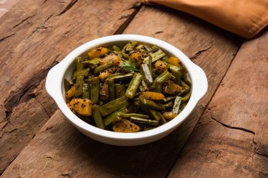 Kızarmış küme fasulyesi köri veya gawar veya gowar ki sabji, seçici odak