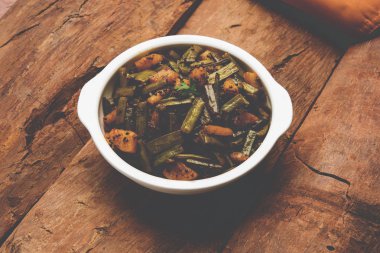 Kızarmış küme fasulyesi köri veya gawar veya gowar ki sabji, seçici odak