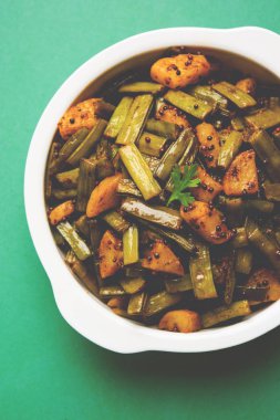 Kızarmış küme fasulyesi köri veya gawar veya gowar ki sabji, seçici odak