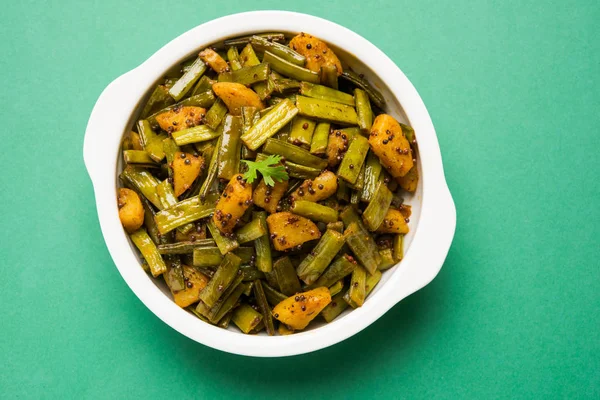 Kızarmış küme fasulyesi köri veya gawar veya gowar ki sabji, seçici odak