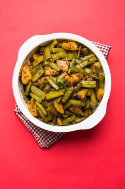 Kızarmış küme fasulyesi köri veya gawar veya gowar ki sabji, seçici odak