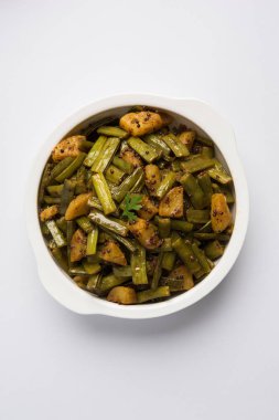 Kızarmış küme fasulyesi köri veya gawar veya gowar ki sabji, seçici odak