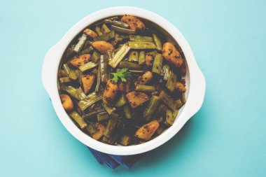 Kızarmış küme fasulyesi köri veya gawar veya gowar ki sabji, seçici odak