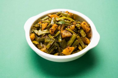 Kızarmış küme fasulyesi köri veya gawar veya gowar ki sabji, seçici odak