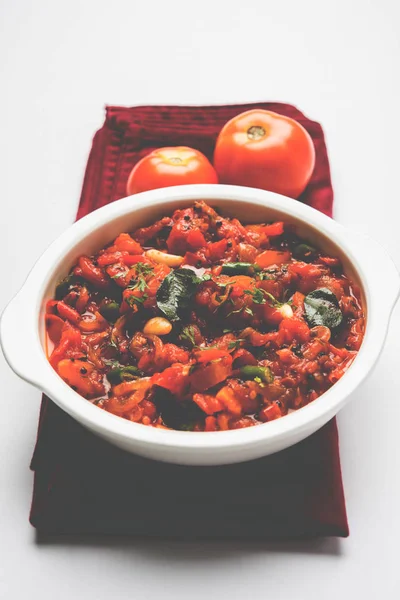 Domates köri veya Sabzi veya sabji veya Hint turşusu, ana yemek için popüler Hint sebze yemek listesi