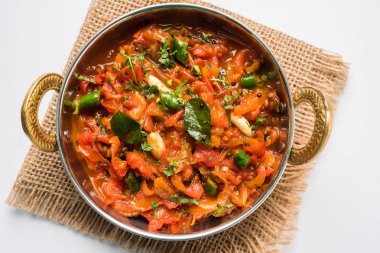 Domates köri veya Sabzi veya sabji veya Hint turşusu, ana yemek için popüler Hint sebze yemek listesi