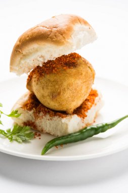 Hint sokak gıda Vada Pav veya Vada Paav veya Vadapav, seçici odak