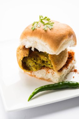 Hint sokak gıda Vada Pav veya Vada Paav veya Vadapav, seçici odak