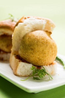 Hint sokak gıda Vada Pav veya Vada Paav veya Vadapav, seçici odak