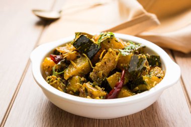 Popüler Hint ana yemek sebze kabak kuru köri veya kaddooor kaddu kı sabzi Hintçe, lal bhopla chi bhaji marathi, seçici odak içinde