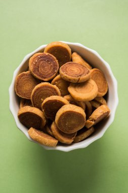 Stok fotoğraf, Hint Fried Bhakarwadi çay zaman da bakarwadi, bakarvadi, vadi bakar, bakar wadi veya bahar rulo bir geleneksel baharatlı Maharashtran ve Gujarat Snack denir Snack