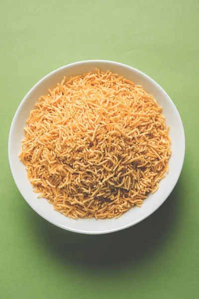 Stock foto af Sev Namkeen Food Collection Aloo Sev også kendt som namkin og nimco en populær sprød velsmagende snack lavet af kartoffelmos, kikærtemel og krydderier - Stock-foto