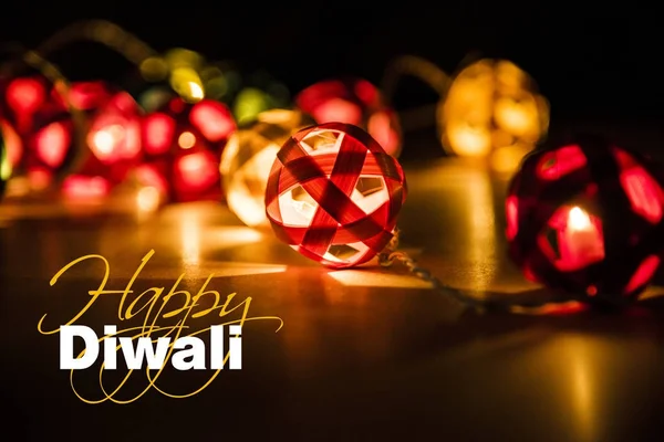Stockfoto van diwali wenskaart verlichte diya of olie lamp of panti met Gelukkige Diwali tekst tonen — Stockfoto