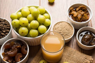 Turşu, seçici odak chyawanprash veya chyavanprash, suyu, Amla supari veya ağız freshner, toz, sulu veya kurutulmuş tatlı murabba veya muramba, gibi ürünleri Amla/Avla/Aavla ve stok fotoğraf gereğidir