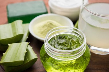 Aloe vera suyu, jel, krem, sabun ve toz toz nemlendirici