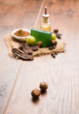 Petrol Shikakai şampuan ve sabun ve şampuan ile Soapnut veya Reetha, Amla, limon, gibi temel ingradients