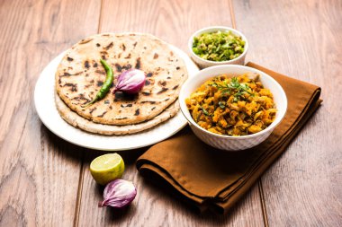Zunka Bhakar Pithla veya pitla, Hindistan'dan popüler vejeteryan tarifi