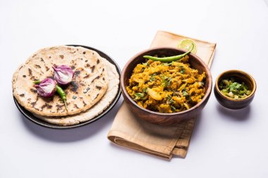 Zunka Bhakar Pithla veya pitla, Hindistan'dan popüler vejeteryan tarifi