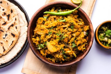 Zunka Bhakar Pithla veya pitla, Hindistan'dan popüler vejeteryan tarifi