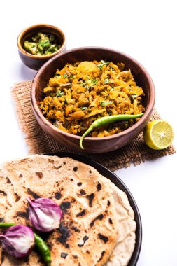 Zunka Bhakar Pithla veya pitla, Hindistan'dan popüler vejeteryan tarifi