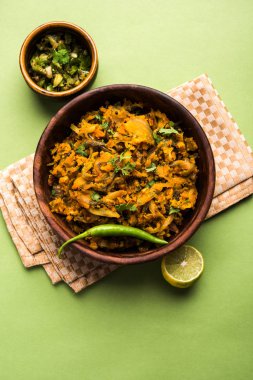 Zunka Bhakar Pithla veya pitla, Hindistan'dan popüler vejeteryan tarifi