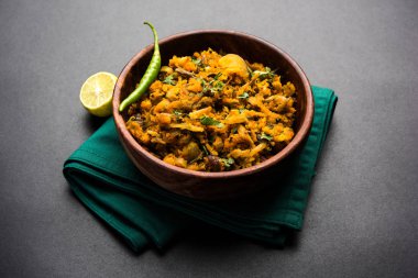 Zunka Bhakar Pithla veya pitla, Hindistan'dan popüler vejeteryan tarifi