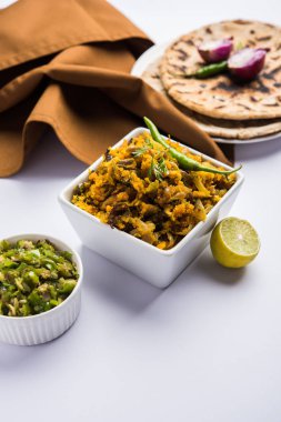 Zunka Bhakar Pithla veya pitla, Hindistan'dan popüler vejeteryan tarifi