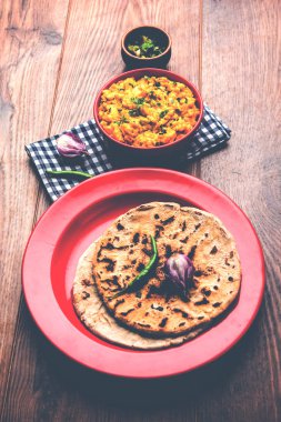 Zunka Bhakar Pithla veya pitla, Hindistan'dan popüler vejeteryan tarifi