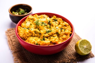 Zunka Bhakar Pithla veya pitla, Hindistan'dan popüler vejeteryan tarifi