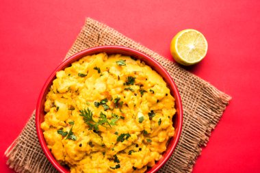 Zunka Bhakar Pithla veya pitla, Hindistan'dan popüler vejeteryan tarifi