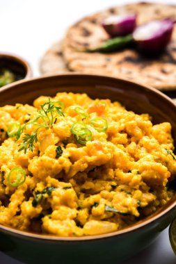 Zunka Bhakar Pithla veya pitla, Hindistan'dan popüler vejeteryan tarifi