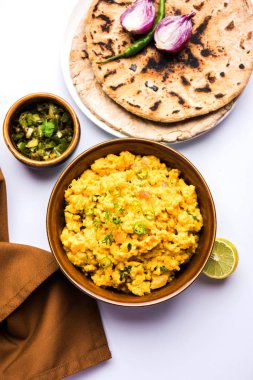 Zunka Bhakar Pithla veya pitla, Hindistan'dan popüler vejeteryan tarifi