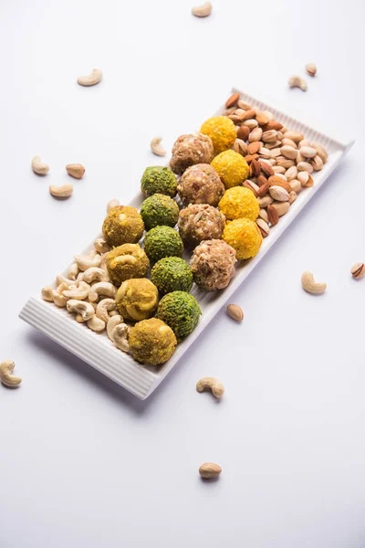 Dates oatmeal balls / No cook energy bites / saffron, pistachio, gum, cashew and other dry fruit laddu including dink or dinkache ladoo or edible gum ladu