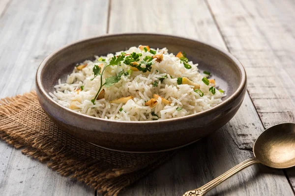 Česnek Smažené Rýže Vařená Bílá Basmati Rýže Restované Česnekem Podáváme — Stock fotografie