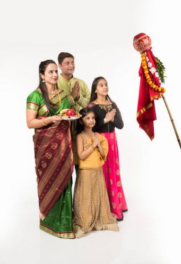 Hint aile Gudi Padwa veya Ugadi Festivali, Hindu gelenektir yeni yıl kutlama