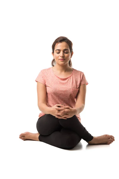 Indian Woman Girl Performing Yoga Asana Meditation Dhyan Sitting Isolated — 스톡 사진