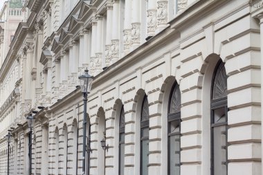 Beyaz, klasik mimarisi ile windows ve sokak l bina