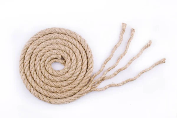 Vue de dessus de la spirale de corde avec extrémité déroulée sur fond blanc — Photo