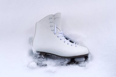 kısmen karla kaplı beyaz klasik iceskate Ayakkabı