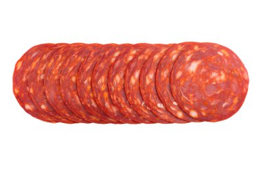 chorizo sosis dilimleri üzerine beyaz izole