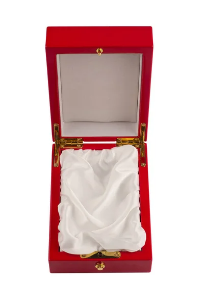 Caja roja con interior de seda aislado sobre fondo blanco — Foto de Stock