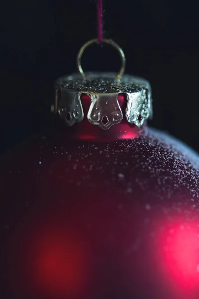赤いクリスマス グローブ マクロ クローズ アップ — ストック写真