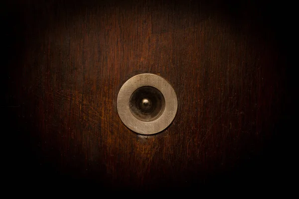 Primo piano del cercatore di vista vintage porta in legno — Foto Stock
