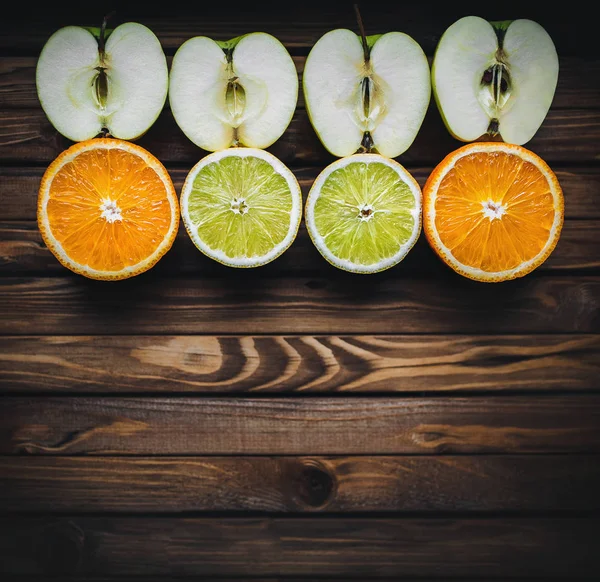 Manzanas Naranjas Limones Brillantes Jugosos Cítricos —  Fotos de Stock