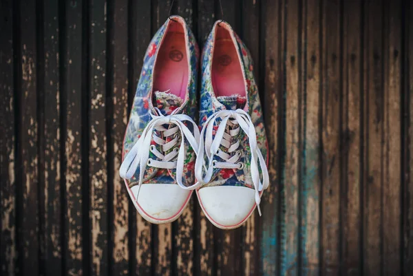 Primer Plano Zapatos Femeninos Sobre Fondo Madera — Foto de Stock