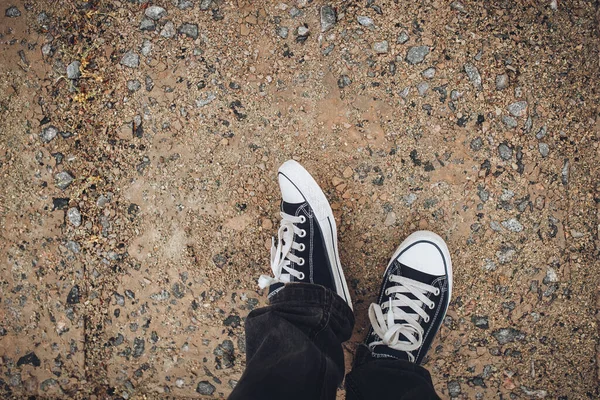 Zapatillas Grava Calzado Moderno Copiar Espacio Caminando Pie Confort — Foto de Stock