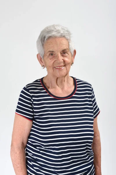 Retrato de una mujer mayor — Foto de Stock