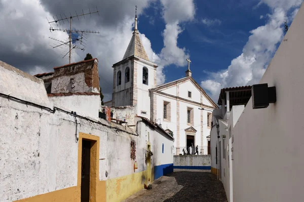 Maisons et sanctuaire du Concepcion, Vila Vicosa, Alentejo re — Photo