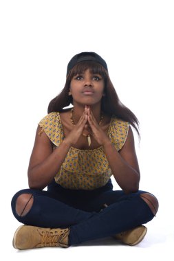 Genç beyaz bir düşünce var